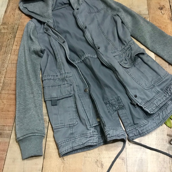 Ladies Jacket - Picture 2 of 4